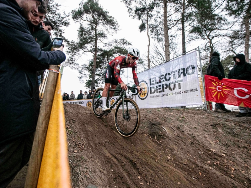 Ciclocross internazionale 2026-2027: calendario completo di Coppa del Mondo, Superprestige e tutti i circuiti più importanti