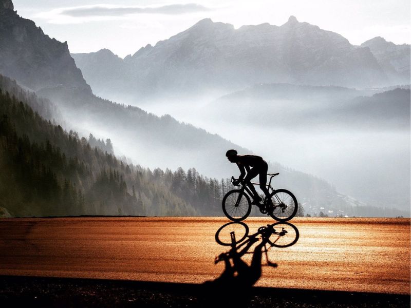 La tua guida per l'ora solare: come allenarsi al buio e affrontare il freddo in sicurezza