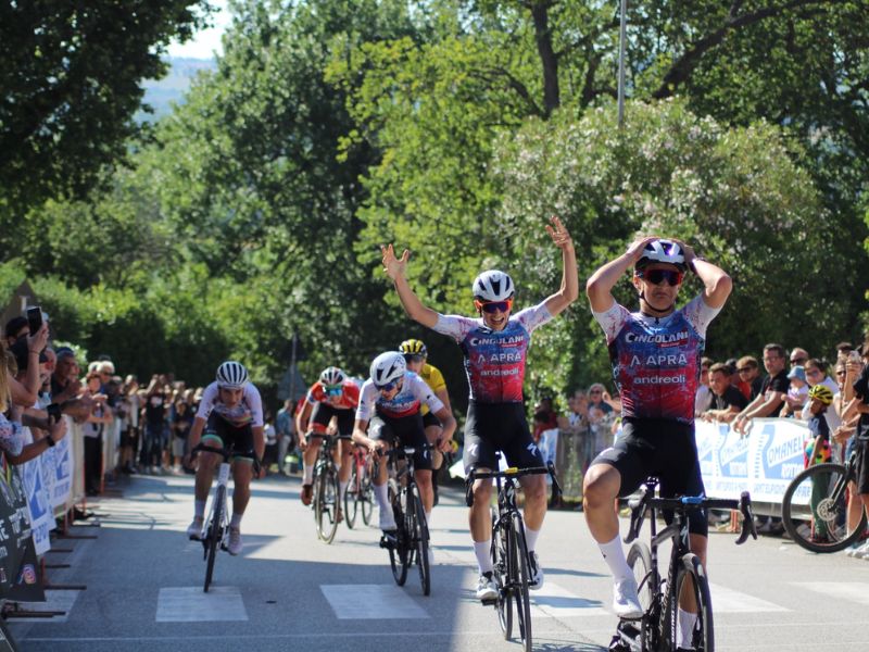TEAM CINGOLANI SPECIALIZED: Tommaso Cingolani campione regionale (strada Allievi) Marche – 2024; 3° e 4° posto per gli Esordienti Vitali e Sdruccioli. Argento per Debora Piana alla Durona Bike (Chiampo)